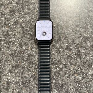 Apple Watch 7 Titanium 45mm like new Midnight (dark blue) Leather Link Band M/L